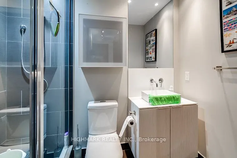 159 Dundas St E #412 — Photo 15