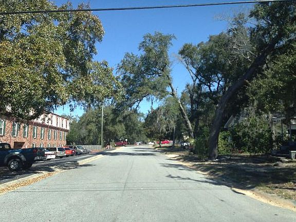 4th image of 206 Stanley Ave