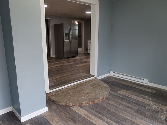 5th image of 1120 Mill St