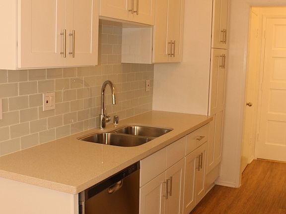 4th image of 1310 Wellesley Ave APT 213