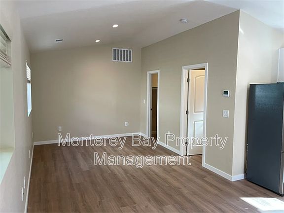 5th image of 154 Carmel Ave