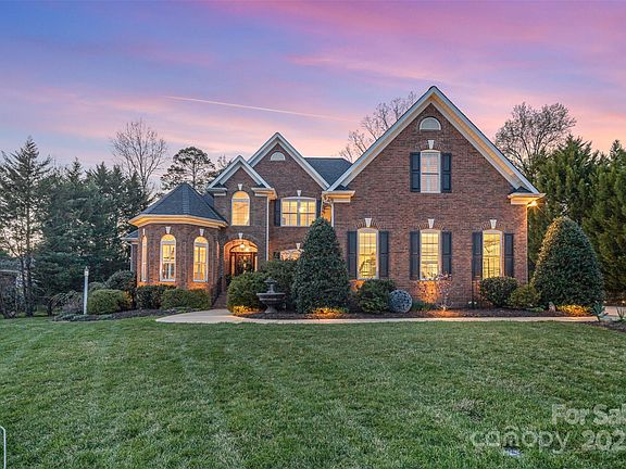 2nd image of 2029 Landry Ln