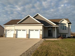 2106 Blake Ave, Lester Prairie, MN 55354