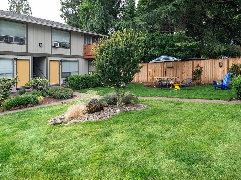 9105 SE 32nd Ave #2 — Photo 24