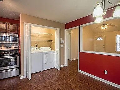 3rd image of 253 Cranklen Cir