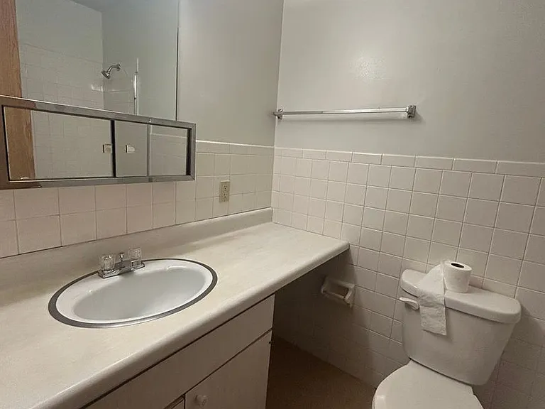 2714 Wayne Ave — Photo 8