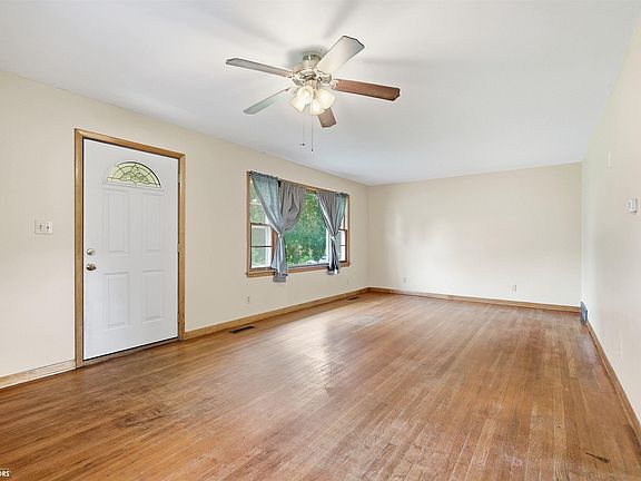 3rd image of 306 4th St