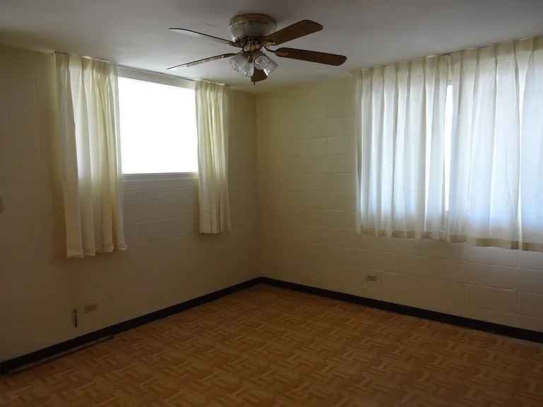 1038 Spencer St — Photo 12