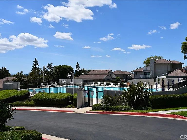 2337 E Skyline Dr — Photo 62