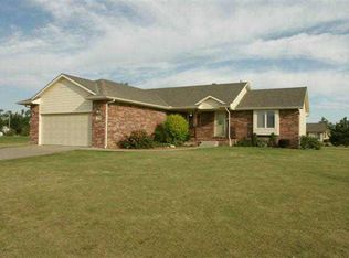 31028 Bergkamp Dr, Garden Plain, KS 67050