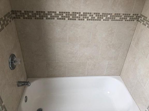 3rd image of 98 N 16th St #3