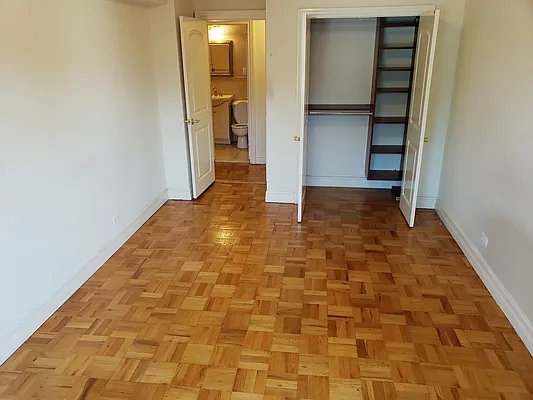 Rented by Metro Garden Realty NYC | media 42