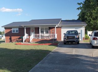 126 Kings Dr, Forest City, NC 28043