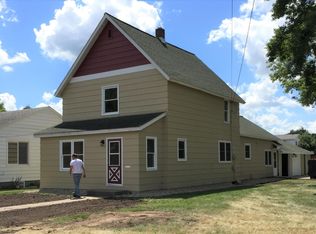 126 3rd St SW, Melrose, MN 56352