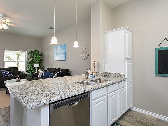 3rd image of 14816 Leeward Dr