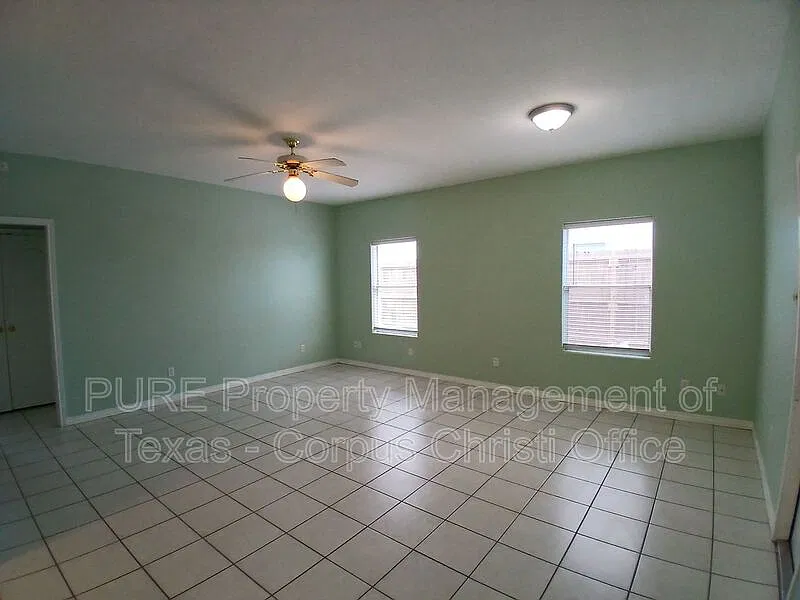 2 bed, 2.0 bath, 934 sqft, $1,600 — Photo 4