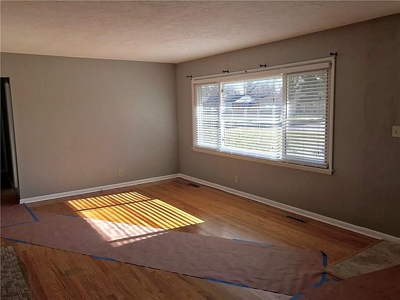 5th image of 3542 Westfield Dr