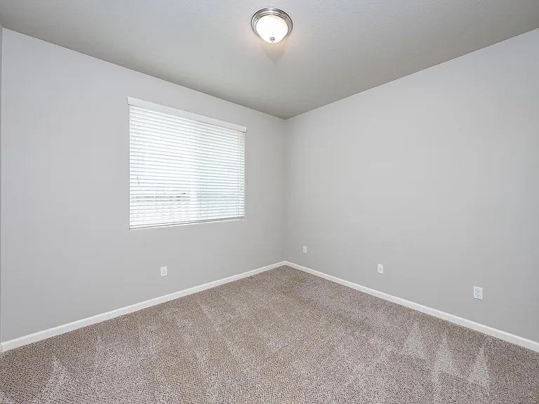 3555 Encino Ave — Photo 28