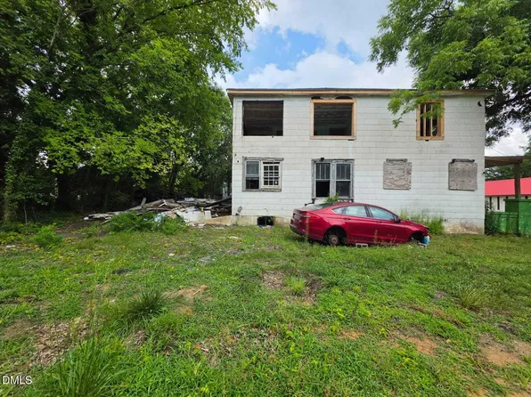 120 W Rockspring St, Henderson, NC 27536