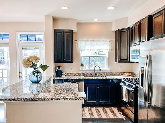 5th image of 8893 Ringview Dr