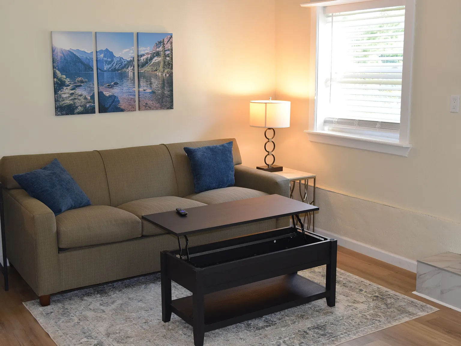 2 bed, 800 sqft, $1,950 — Photo 4
