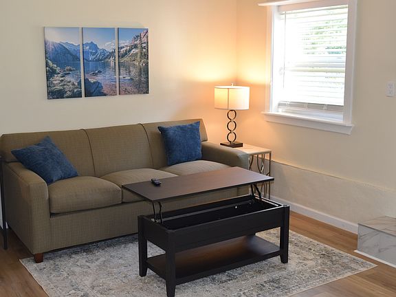 4th image of 822 Valley Dr #B