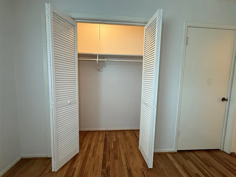 1801 Cortlandt St #17 — Photo 22