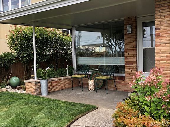 3rd image of 1701 S Jackson Ave
