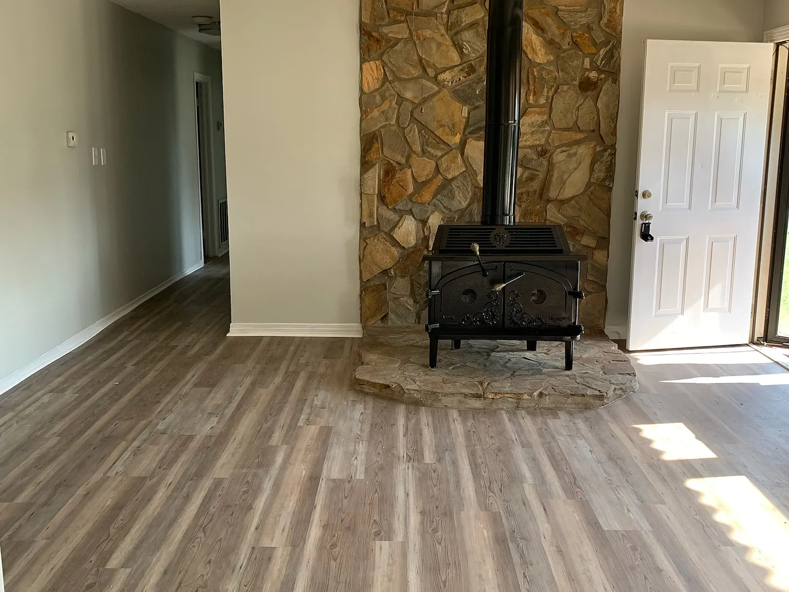4 bed, 1325 sqft, $1,400 — Photo 2