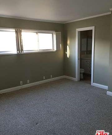 5th image of 609 Washington Ave APT F