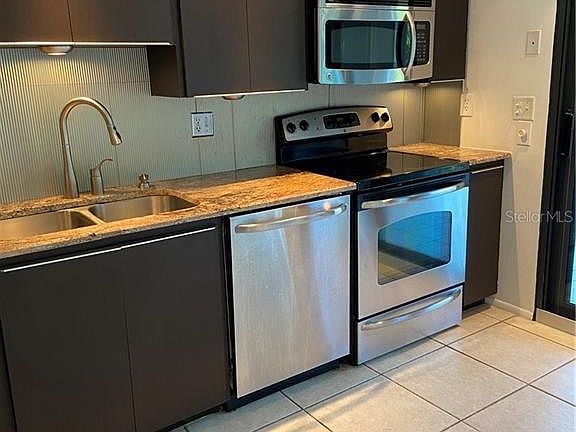 3rd image of 131 Garfield Dr APT 2B