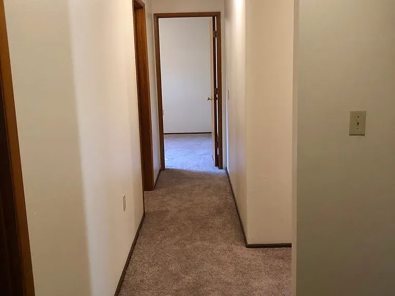 595 NW Oak Ave — Photo 18