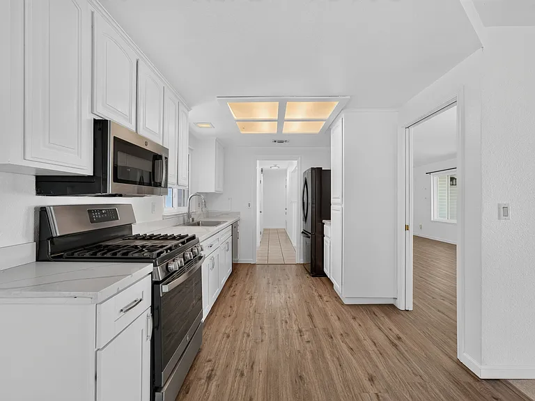 1118 Cresthaven Dr — Photo 5