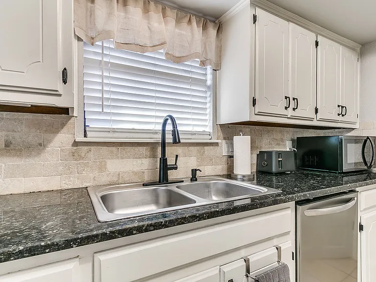 1700 Whispering Creek Dr — Photo 16