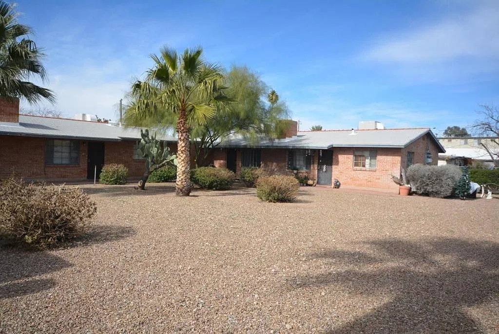 2 bed, 950 sqft, $1,400 — Photo 1