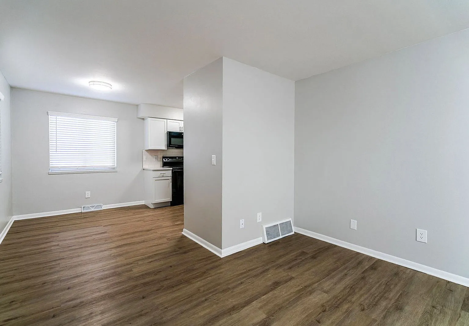 2 bed, 1.0 bath, $1,325 — Photo 3