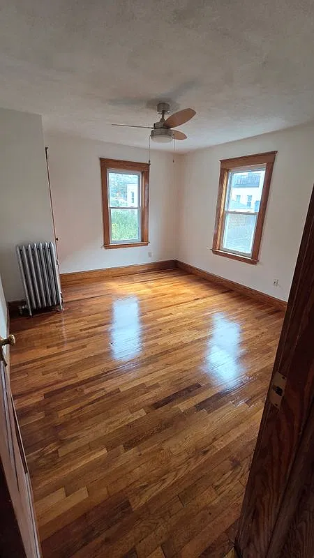 11 Sterling St — Photo 3