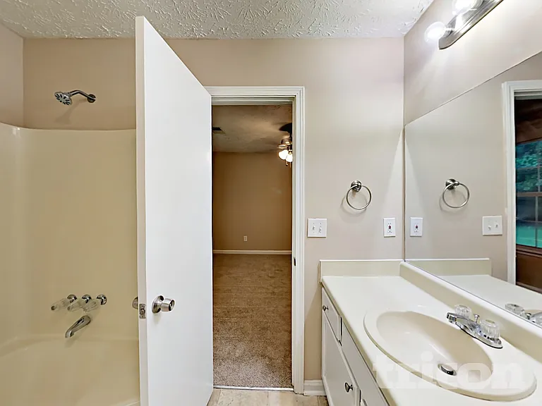 2033 Pine Cone Dr SW — Photo 13