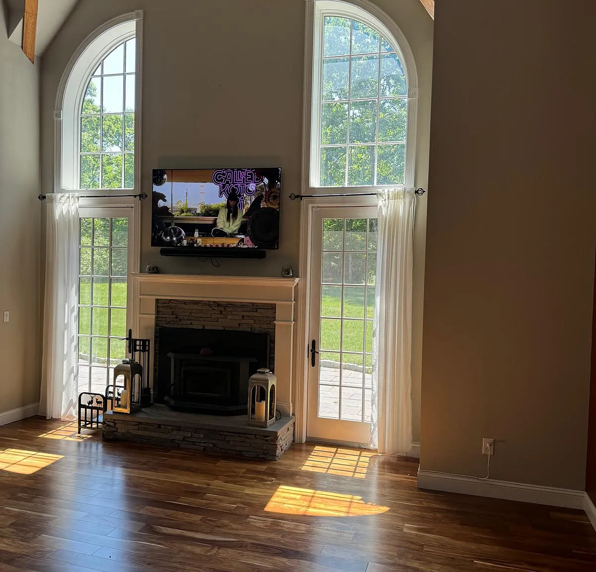 4 bed, 4352 sqft, $6,000 — Photo 4