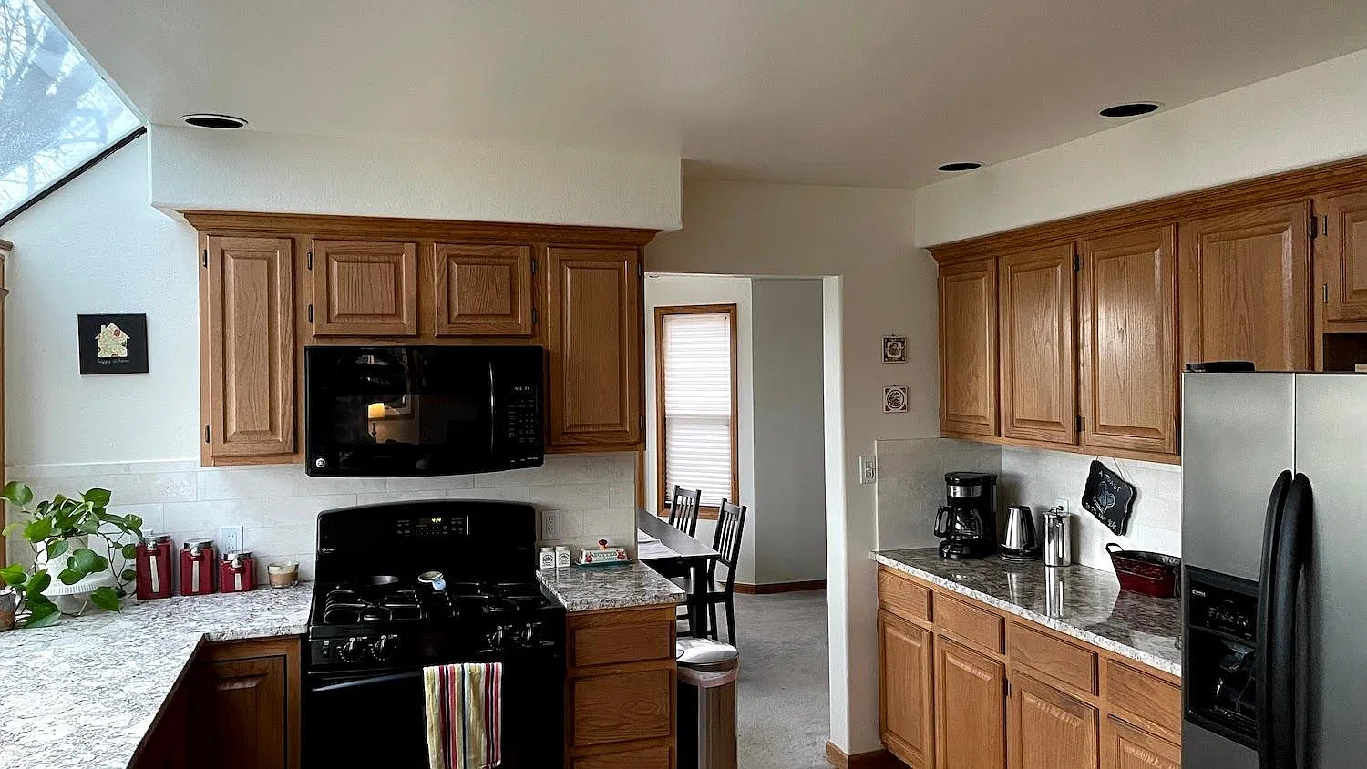 3 bed, 3.5 bath, 3106 sqft, $3,395 — Photo 4