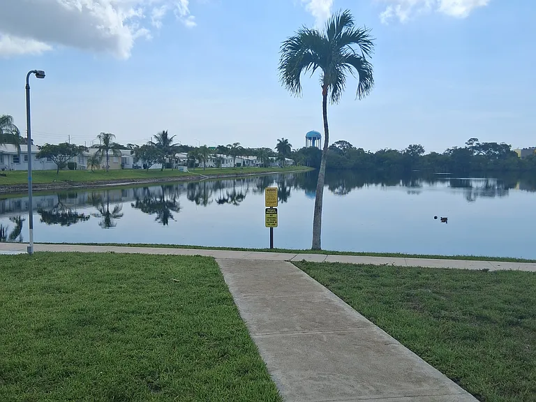 2200 Park Ln #208 — Photo 8