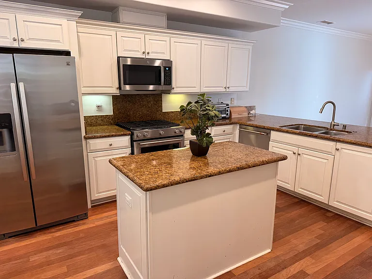 6824 Draper Ave — Photo 3
