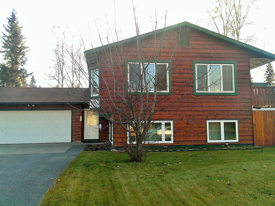 1st image of 471 Carlton Dr