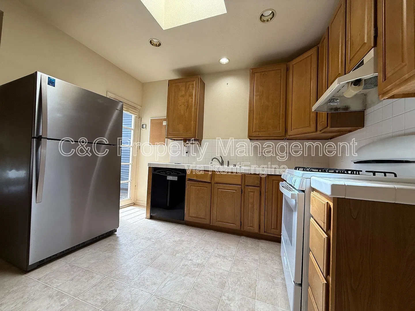 2 bed, 1.0 bath, 810 sqft, $2,595 — Photo 3