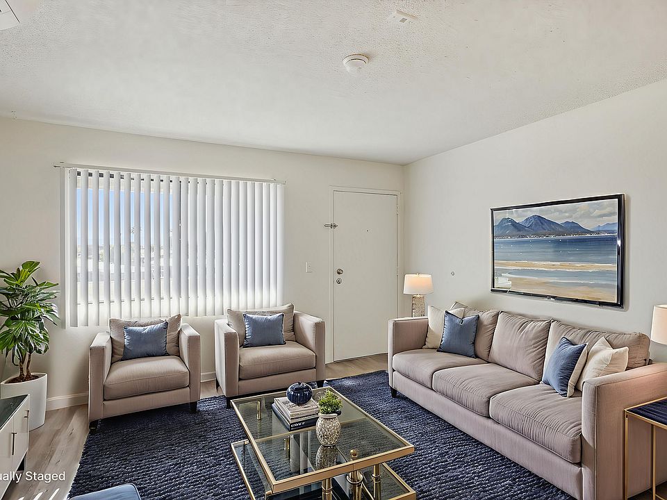 Village Square Apartments_Staged2