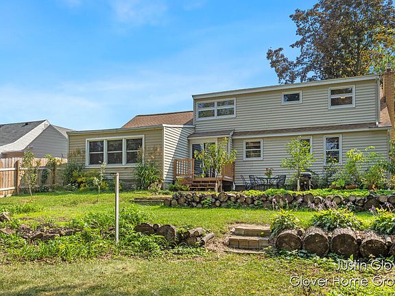 4th image of 3107 Waterford Ave NE