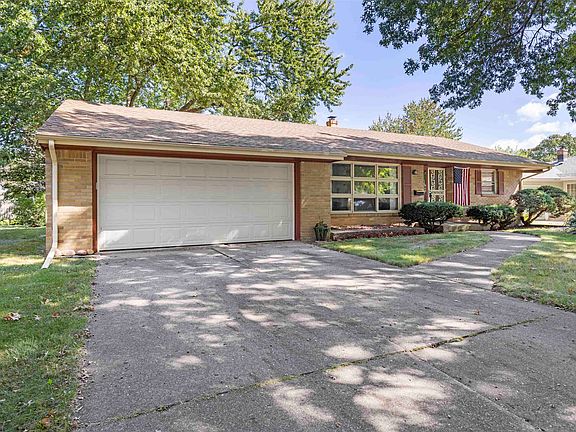 2nd image of 4624 Longmeadow Ln