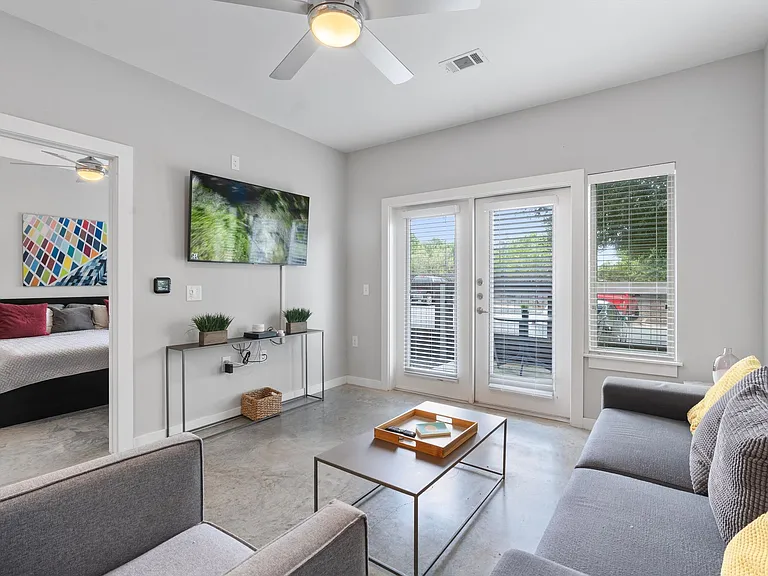 2501 Thornton Rd — Photo 11