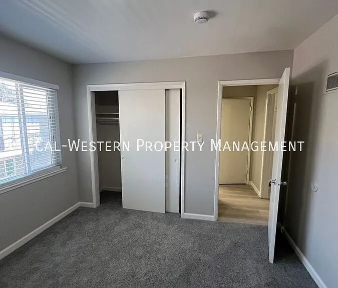 846 Emory St #8 — Photo 8