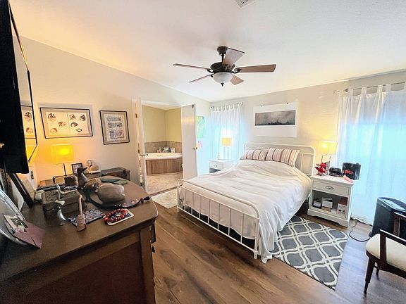 4th image of 36 Jasmine Ln
